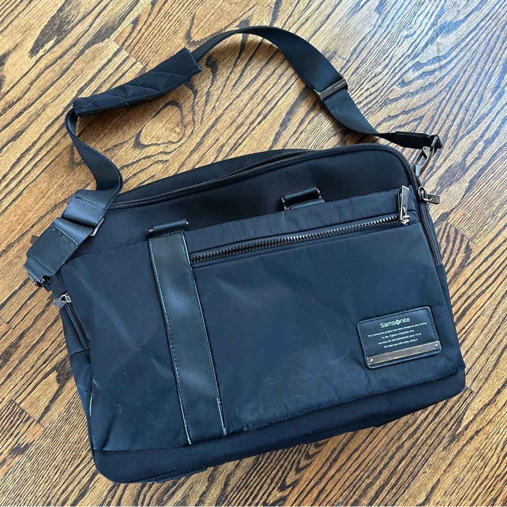 Samsonite Open Road Laptop Briefcase Messenger Bag - Black - 17.0" x 12.2"x 6.0"